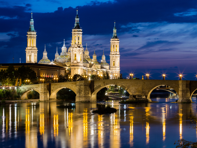 Zaragoza city hero image