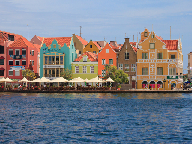 Curaçao city hero image