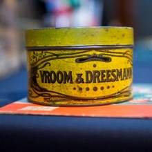 Attribute of Vroom & Dreesmann