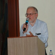 Mr. Ghate addressing the audience