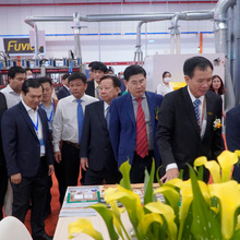 Leaders of Binh Duong province attended the kick-off and opening ceremony of the fair.